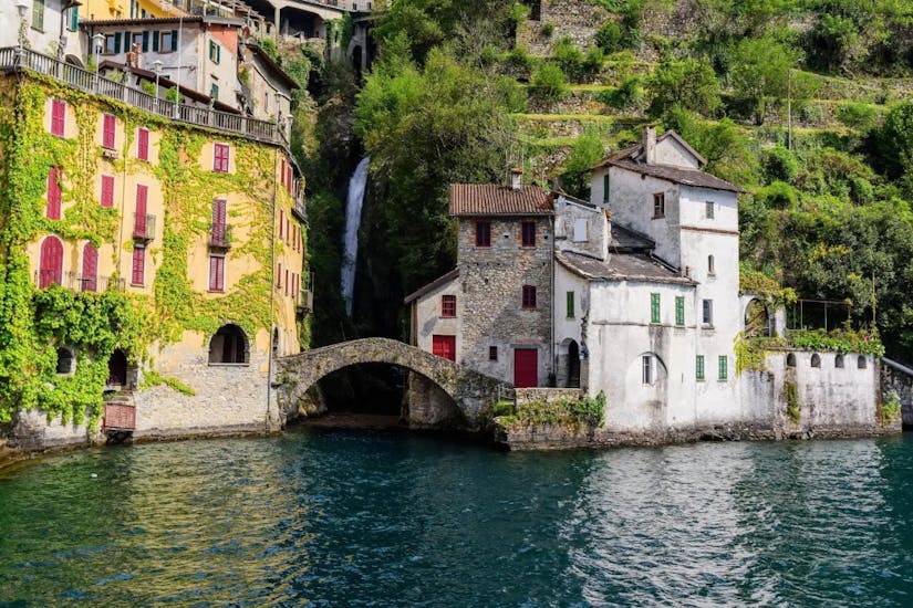 Giro in barca sul Lago di Como da Como al Ponte della Civera.