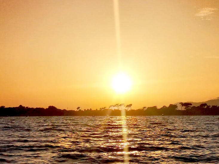 View of the sunset from the boat of Evasion Bleue.