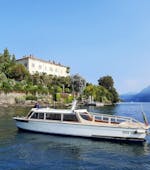 Blick auf das Boot, das während des Bootstransfers von Stresa zur Isola Madre, Isola Pescatori und Isola Bella mit Lake Tours Stresa benutzt wird.