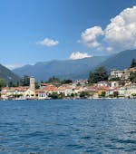 Vista della riva dela Lago di Como durante il noleggio barca a Como (fino a 8 persone) con Subacco.