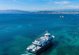 Blick auf die Inseln St. Marguerite während einer Bootstour von Nizza mit Zwischenstopp auf der Insel St. Marguerite mit Trans Côte d'Azur.