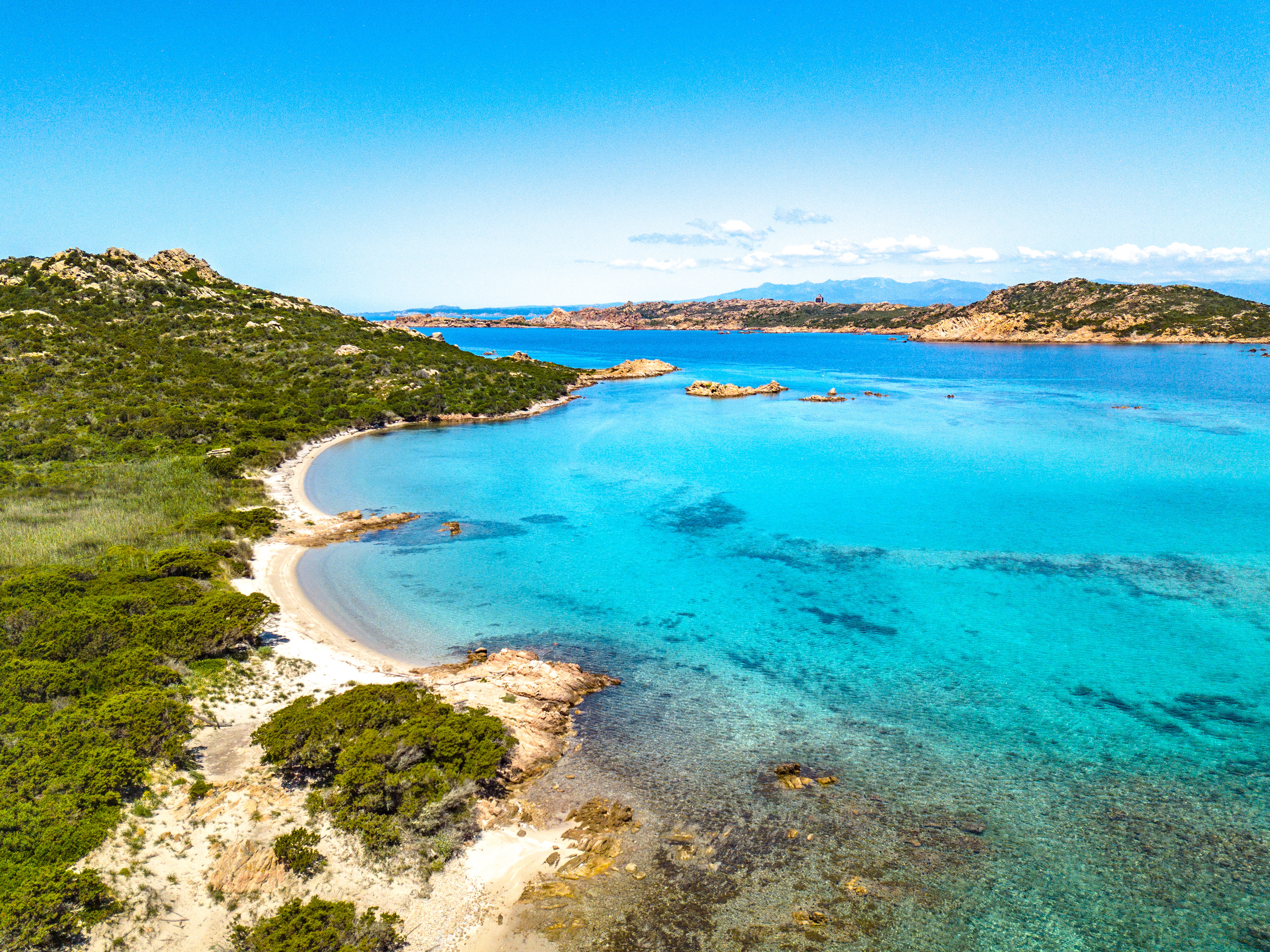 Paseo en barco por el archipiélago de La Maddalena con almuerzo.