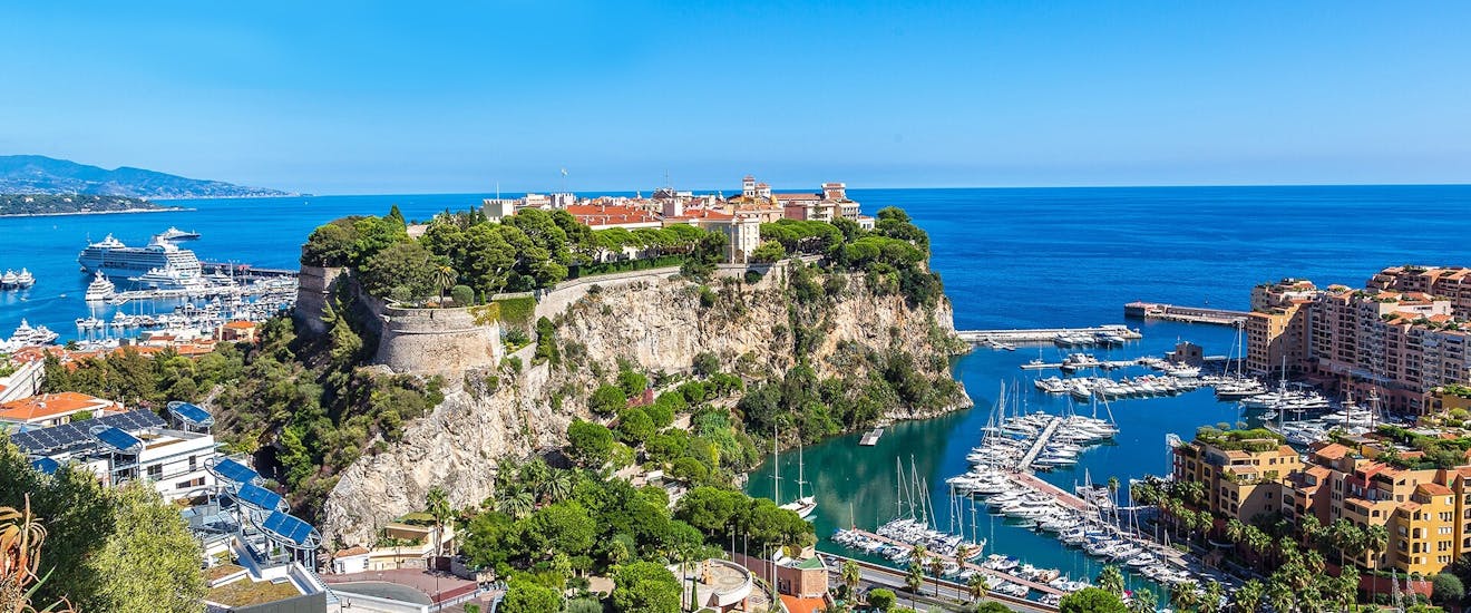 Uitzicht op Monaco tijdens de tussenstop met de Boottocht met Trans Côte d'Azur.