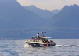 Boottocht van Lazise naar Baia delle Sirene met zwemmen & toeristische attracties met GardaVoyager.
