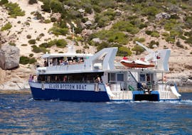 Our catamaran is going to Es Vedrà during the Catamaran Trip to Es Vedrà with Apéritif with Sea Experience Ibiza.