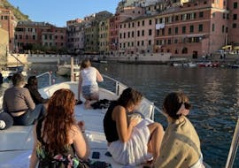 Paseo en barco desde Manarola a Cinque Terre con esnórquel con Stella Boat Tour Cinque Terre.