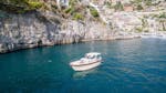 Foto des Bootes Blu Mediterraneo Amalfiküste während der privaten Bootstour von Salerno zur Insel Capri.