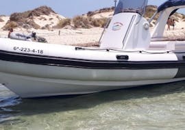 Un bateau de location licencié à Formentera pour jusqu'à 12 personnes avec Barco Rent Formentera.