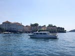 Blick auf die Isola Bella und das Boot während des Bootstransfers von Baveno zur Isola Bella mit Summer Boats Baveno.