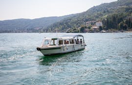 Foto van de boot die gebruikt wordt tijdens de Boottransfer van Baveno naar Isola Bella en Isola dei Pescatori met Summer Boats Baveno.