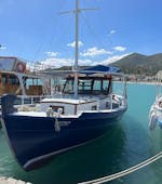 Notre bateau vintage, au port, lors de la Balade privée en bateau autour de la baie de Mirabello à Spinalonga avec Indigo Cruises Elounda.