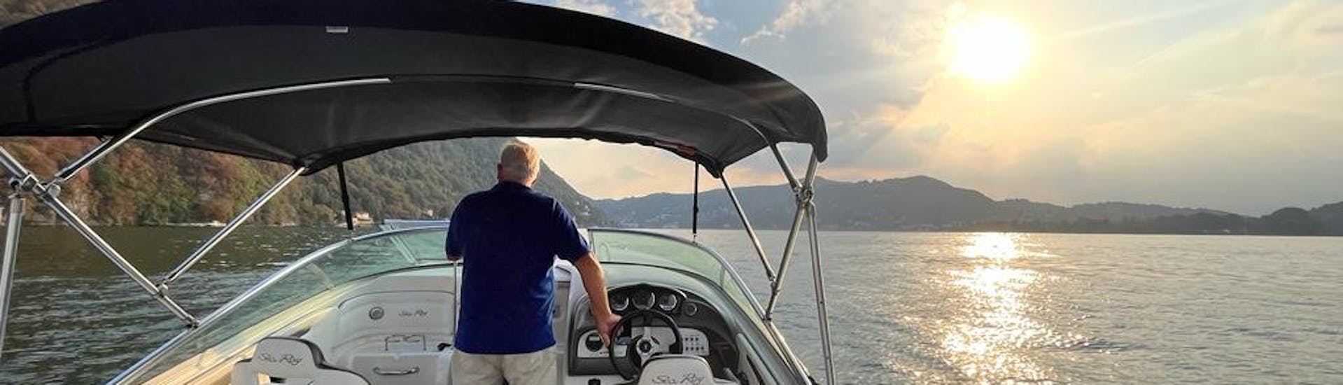 Paseo privado en barco desde Como por el Lago de Como.