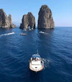 Eines der Boote von Grassi Junior Positano während der privaten Bootstour von Positano nach Capri - Halbtags mit Grassi Junior Positano