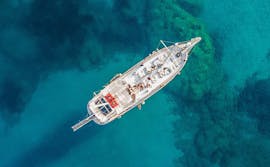 Gita in barca a vela da Rodi (città) a Spiaggia di Traganou  e bagno in mare con Romantika Rhodes Day Cruise.