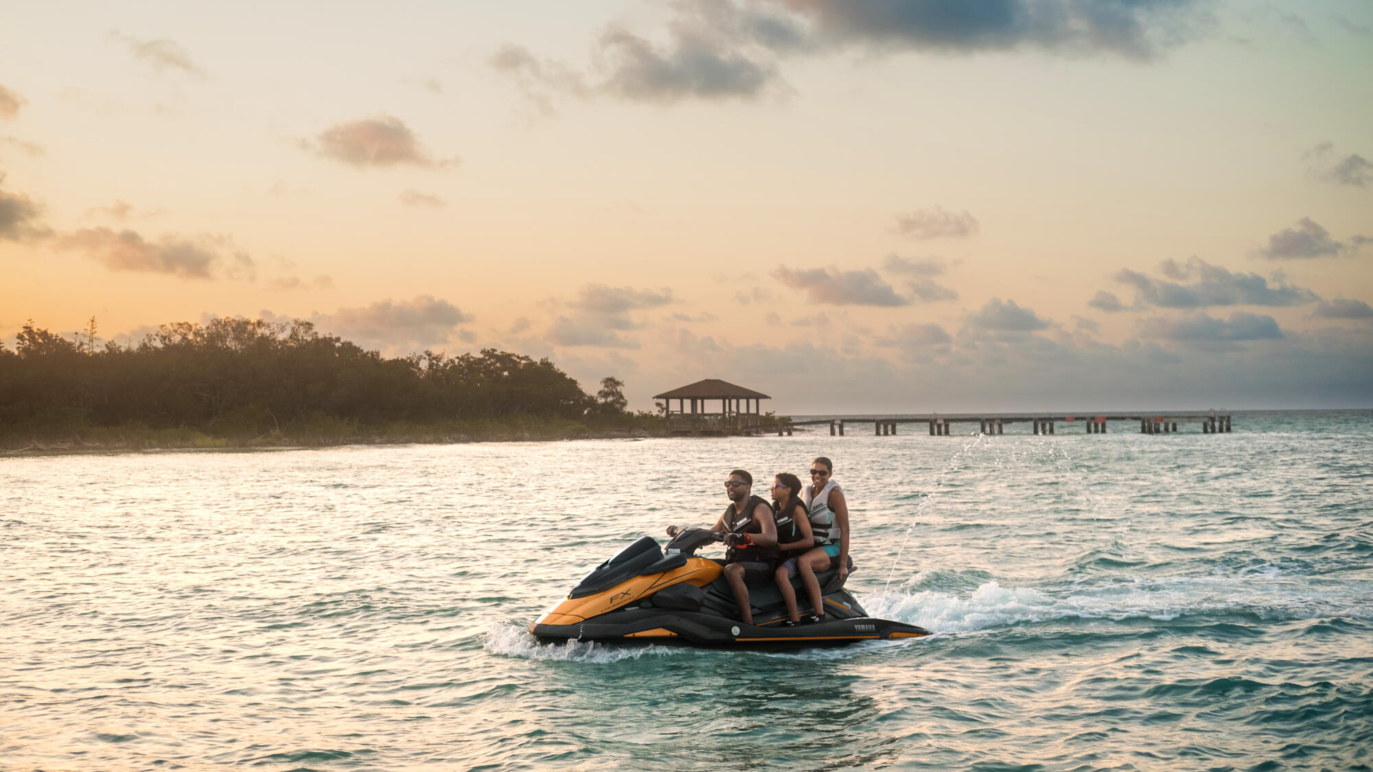 Alquiler de moto de agua en San Antonio con licencia.