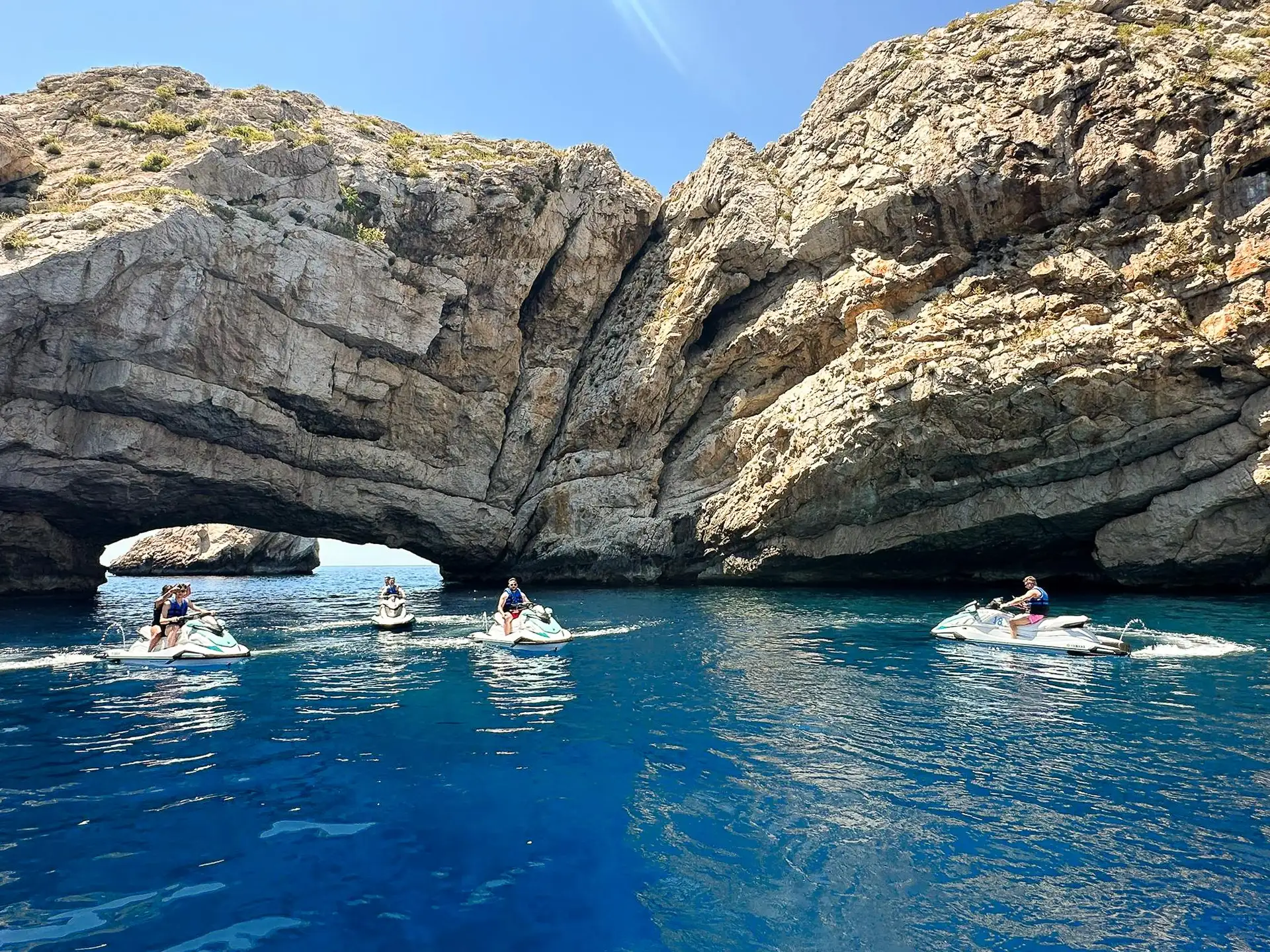Tour en moto de agua hasta islas Margaritas desde San Antonio.