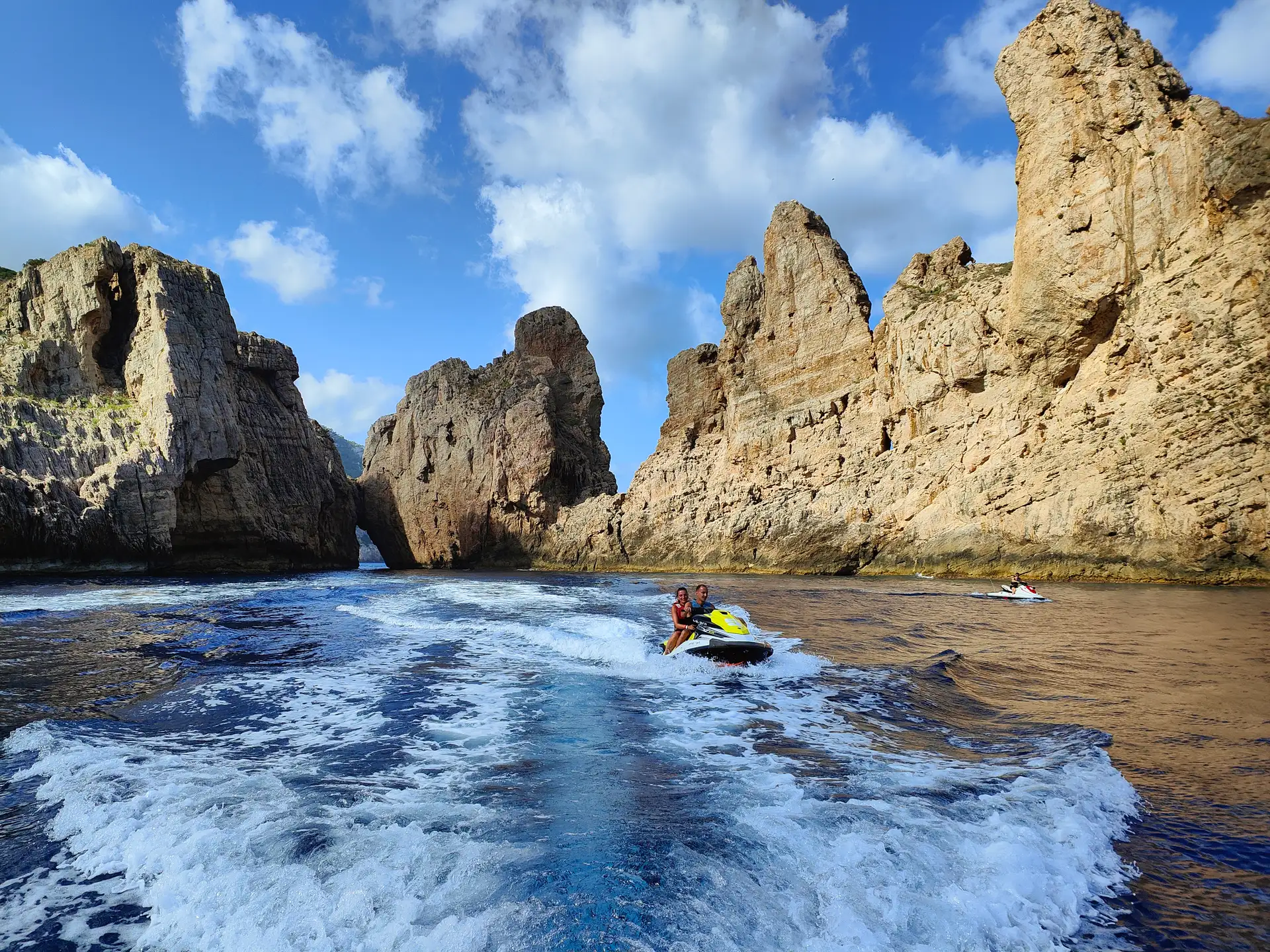 Escursione in moto d'acqua da San Antonio a Cala D'Albarca.