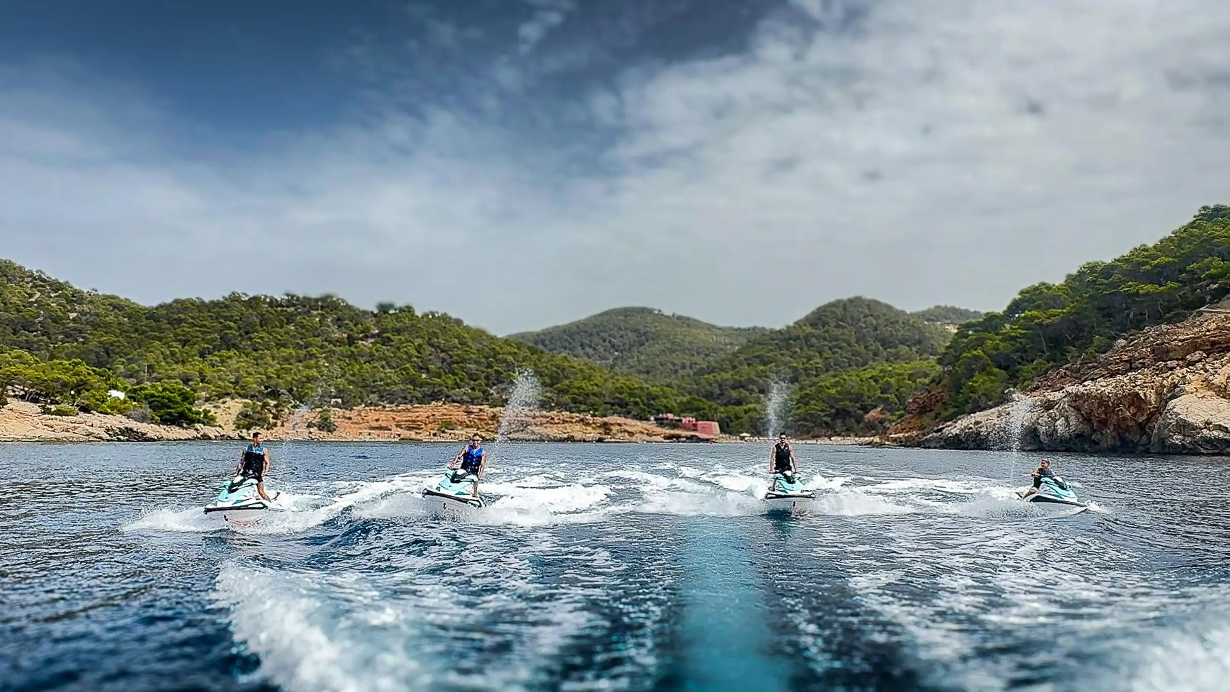 Escursione in moto d'acqua da San Antonio a Punta Galera.
