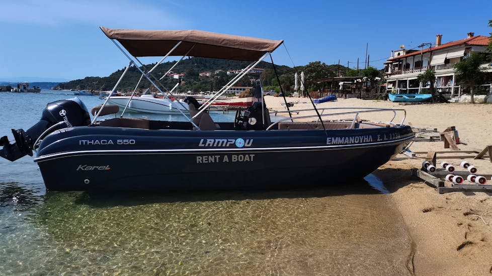 Our boat for 8 people is waiting for you during the Boat Rental in Ouranoupoli (up to 8 people) without Licence with Rent a Boat Lampou.