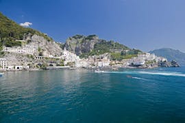 Uitzicht op Positano tijdens de boottocht langs de Amalfikust met stop in Amalfi en Positano met Tours & More Sorrento.