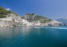 Vista di Positano durante la Gita in barca lungo la Costiera Amalfitana con soste ad Amalfi e Positano con Tours & More Sorrento.