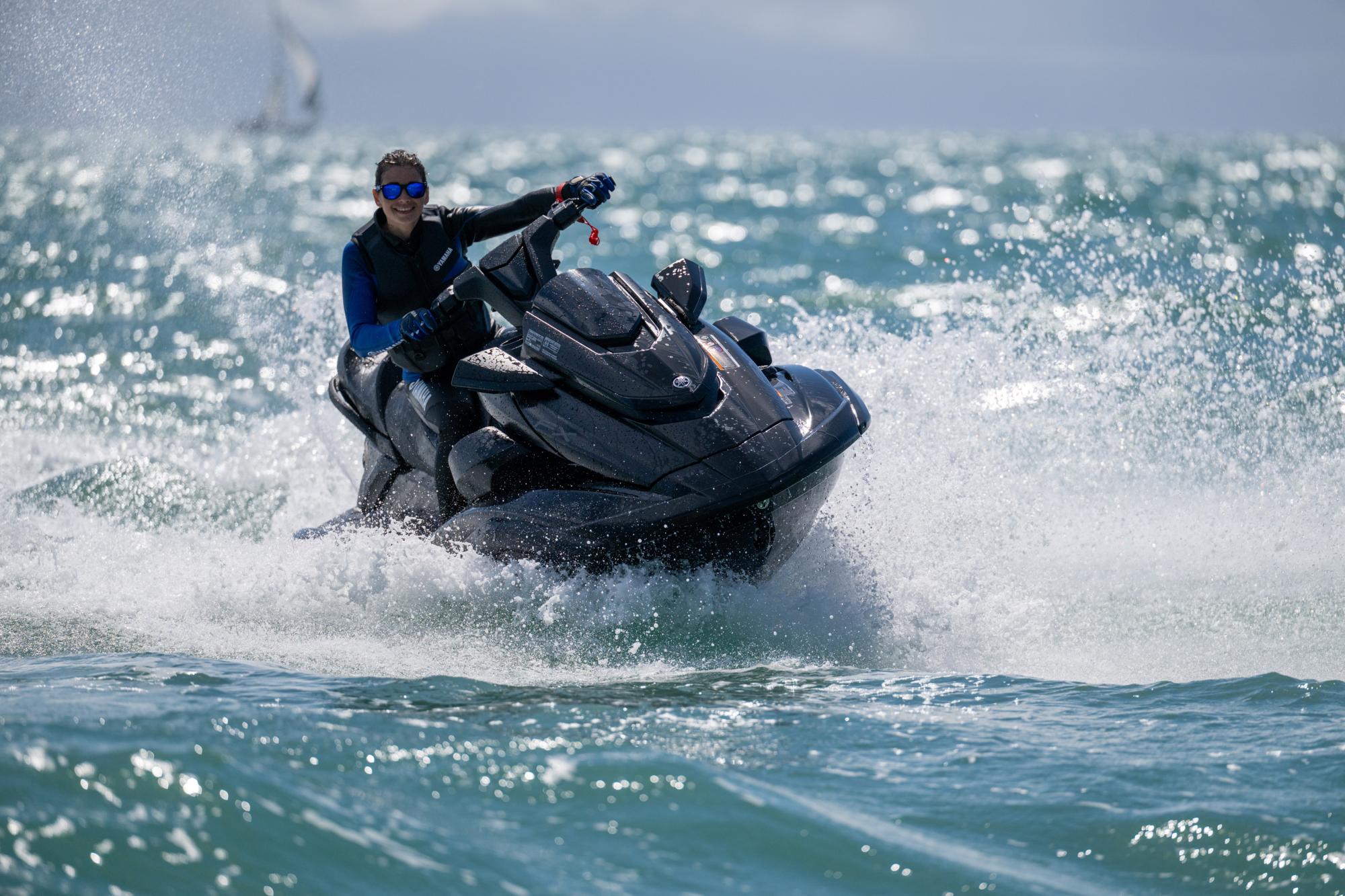 Alquiler de moto de agua de alta velocidad en San Antonio.
