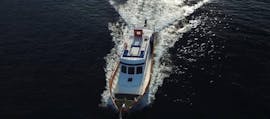 Imbarcazione utilizzata durante la gita privata in barca alla costa est e ovest del Monte Athos con Albatros Cruises Halkidiki.