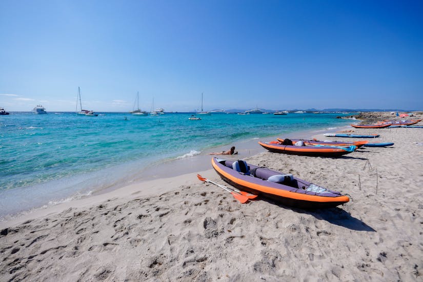Viaje en barco todo incluido desde Ibiza con parada en Formentera.