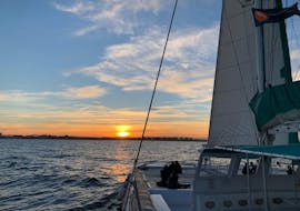 Vue du coucher de soleil lors d'une Balade en catamaran au coucher du soleil le long de la Costa Blanca avec Mundo Marino.