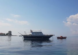 Boot gebraucht während der Privaten Angelbootstour um Chalkidiki mit Schnorcheln mit Albatros Cruises Halkidiki.