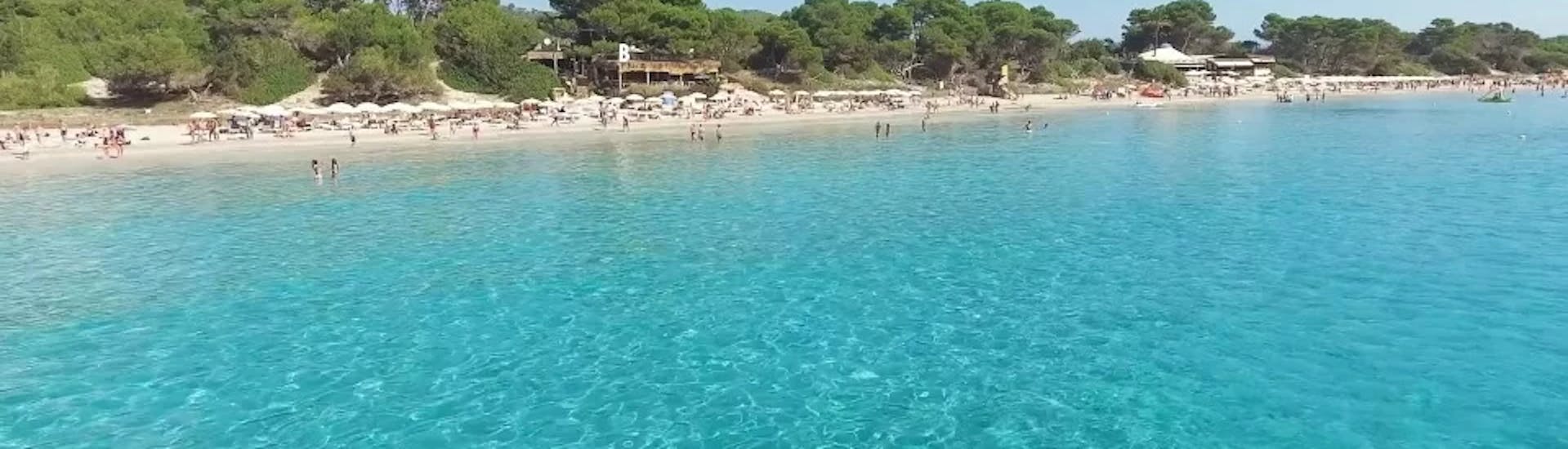 Ansichten, die Du bei einem Bootsverleih in Santa Eulalia, Ibiza (bis zu 5 Personen) ohne Lizenz mit Eiviboats Ibiza sehen kannst.