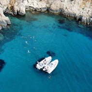 Vue des bateaux pneumatiques utilisés lors de l'excursion en bateau semi-rigide de Sant'Antioco à Golfo di Palmas avec snorkeling avec Blue Wave Sant'Antioco.