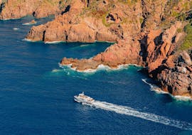 Bootstour von Porticcio - Girolata  & Sightseeing mit Nave Va Promenades en Mer Corse.
