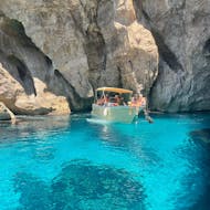 Bootstour von Marettimo zu den 8 Grotten mit Schwimmstopps mit Aegates Rent Boat Marettimo.