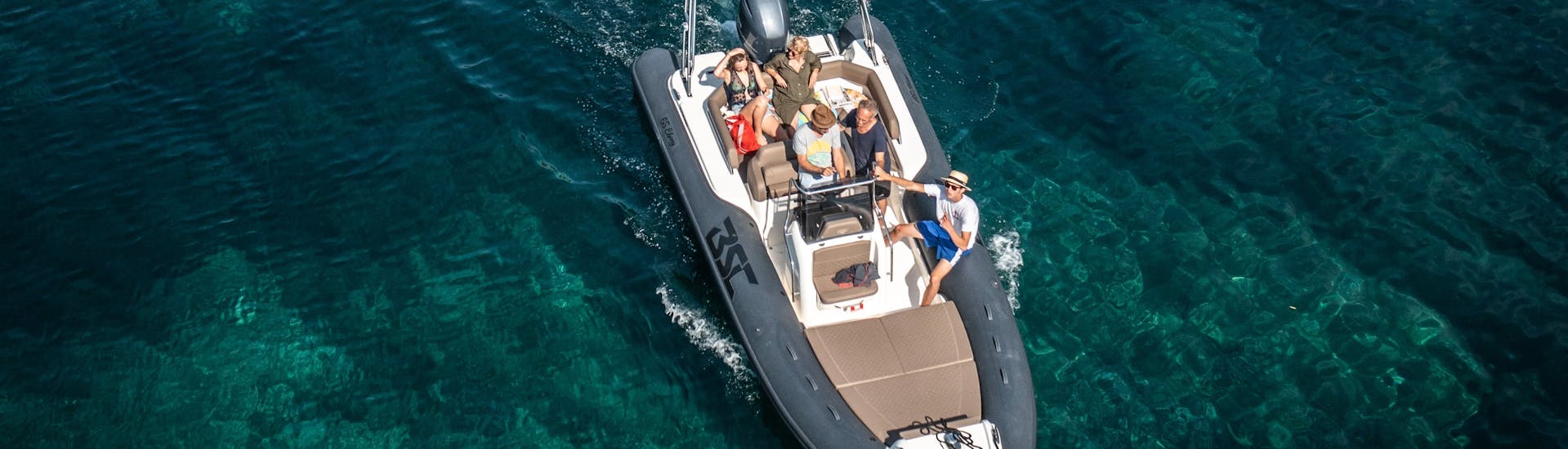 People on a trip during the Boat Rental in Cargèse (up to 9 people) with Licence with Nautic Evasion Cargèse.