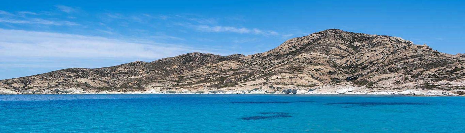Catamaran tocht rond Milos en naar Poliegos met snorkelen.