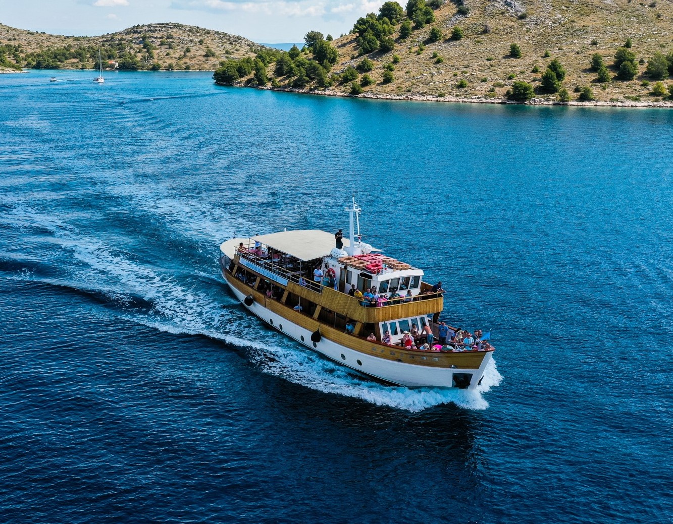 Our boat is navigating during the Full-Day Boat Trip to Kornati National Park & Telascica from Zadar with Lunch with Sun Sailing Zadar.