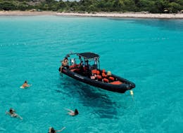 Il gommone durante la nostra gita in barca all'isola di Dugi Otok e al Parco Nazionale di Kornati con snorkeling con Sun Sailing Zara.
