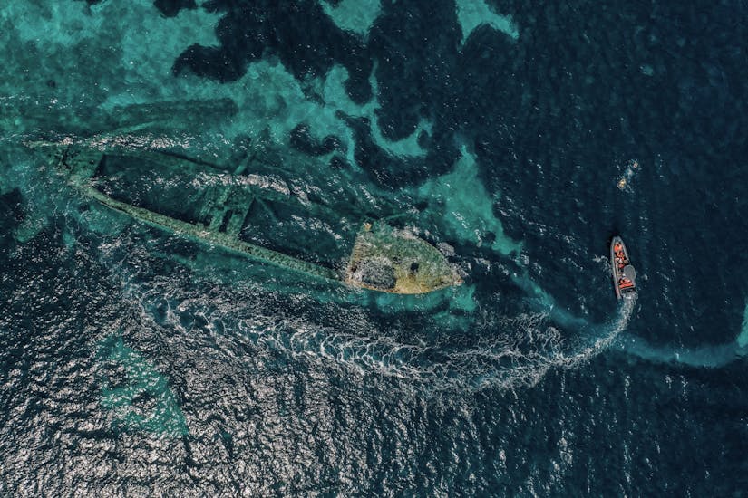 Das Schiffswrack Michelle, das Ihr während der RIB Bootstour zur Insel Dugi Otok & zum Kornati Nationalpark mit Schnorcheln sehen könnt.