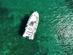 La nostra barca durante il Giro privato in gommone lungo la Costa Smeralda con aperitivo con Ecosport Sardinia.