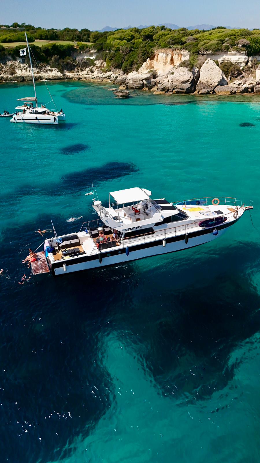 Bootstour von Bonifacio zum Lavezzi Archipel mit Mittagessen & Schwimmen mit Briseis Croisières Bonifacio.