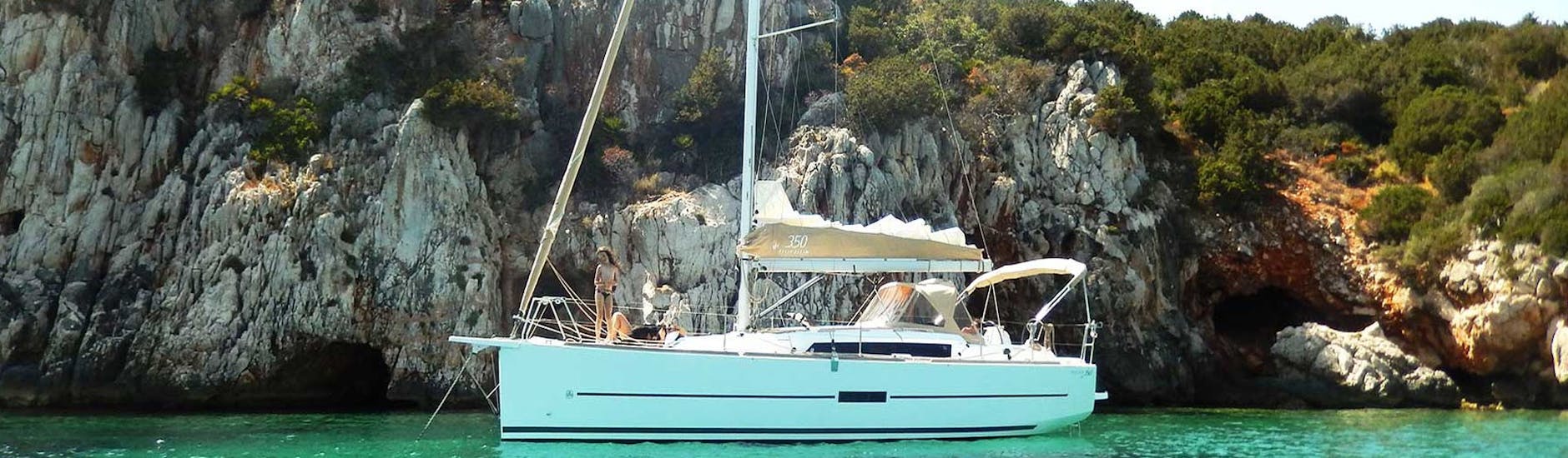 The sailing boat XchéNo during the Private Sailing Boat Trip to the Baia di Alghero with Snorkeling & Lunch.