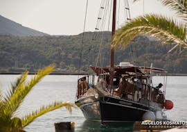 Zeilboottocht van Argostoli naar Xi Beach  & zwemmen met Queen Bee Cruises Kefalonia