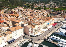 Vista durante el Ferry de ida y vuelta a Saint-Tropez desde Le Lavandou, Cavalaire & La Croix-Valmer con Vedettes Îles d'Or & Le Corsaire.