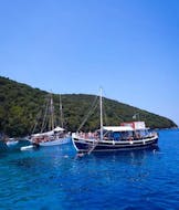 Pegasus Cruises ankerte in der Blauen Lagune auf ihrer Segeltour nach Sivota mit Schnorcheln.