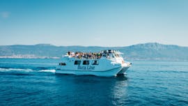 Boot gebruikt tijdens de Boottocht naar Trogir met Lunch & Snorkelen in Šolta & Blue Lagoon met Bura Line Split.