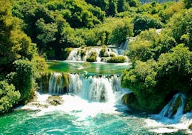 Les cascades qui peuvent être vues durant l'Excursion en bus & bateau au parc national de Krka depuis Zadar avec Jadera Booking Zadar.