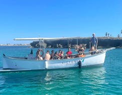 La barca di Victory Noleggi Marzamemi usata durante il Giro in barca privata da Marzamemi a Punta Cirica con soste per nuotare.