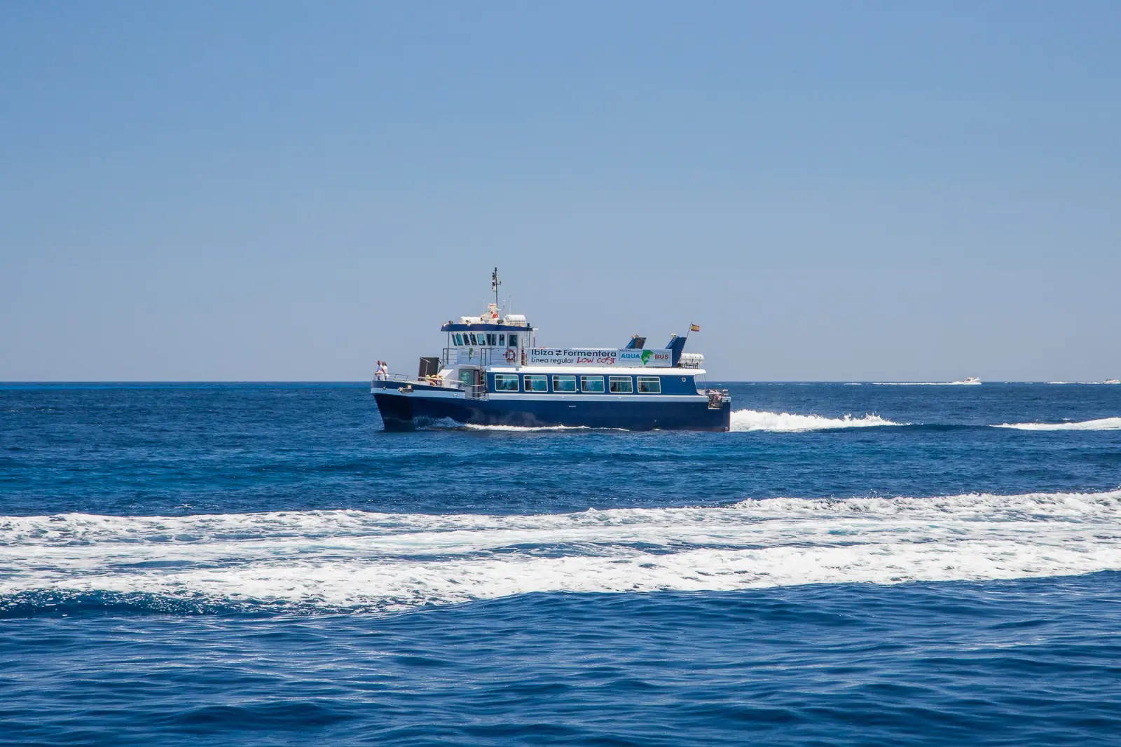 Paseo en barco desde Playa d’en Bossa y Figueretas a Formentera.