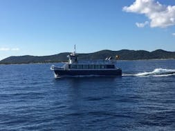 Gita in barca da Platja d'en Bossa a Platja d'en Bossa  e visita turistica con Aquabus Ferry Boats Ibiza.